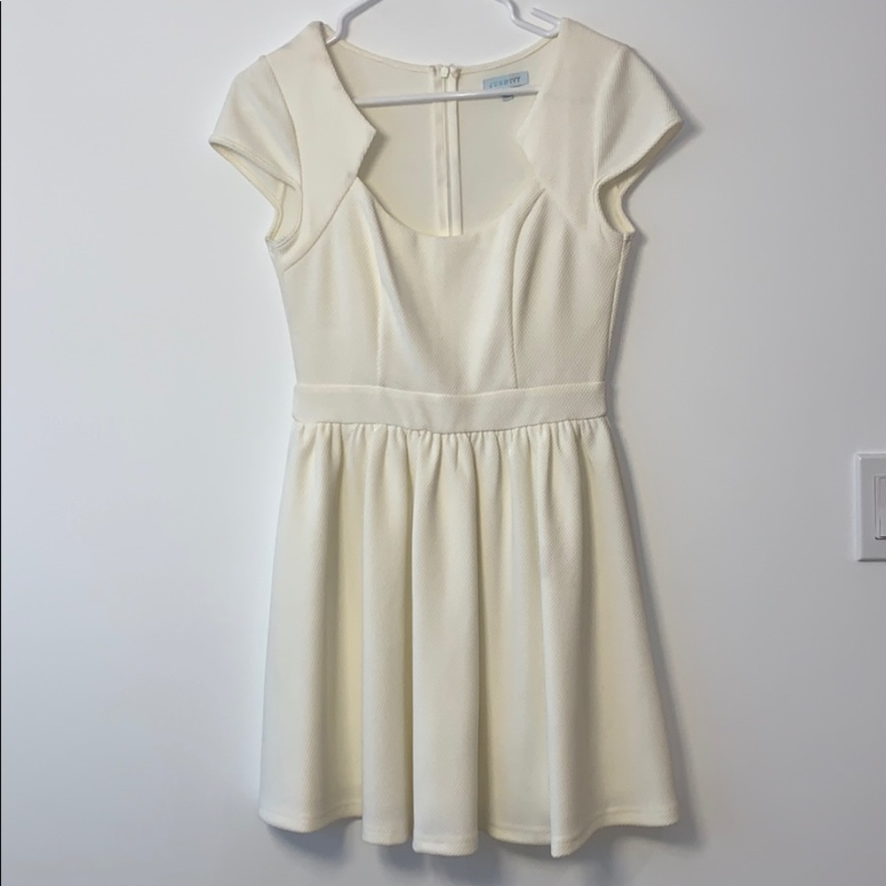 White cap sleeve dress